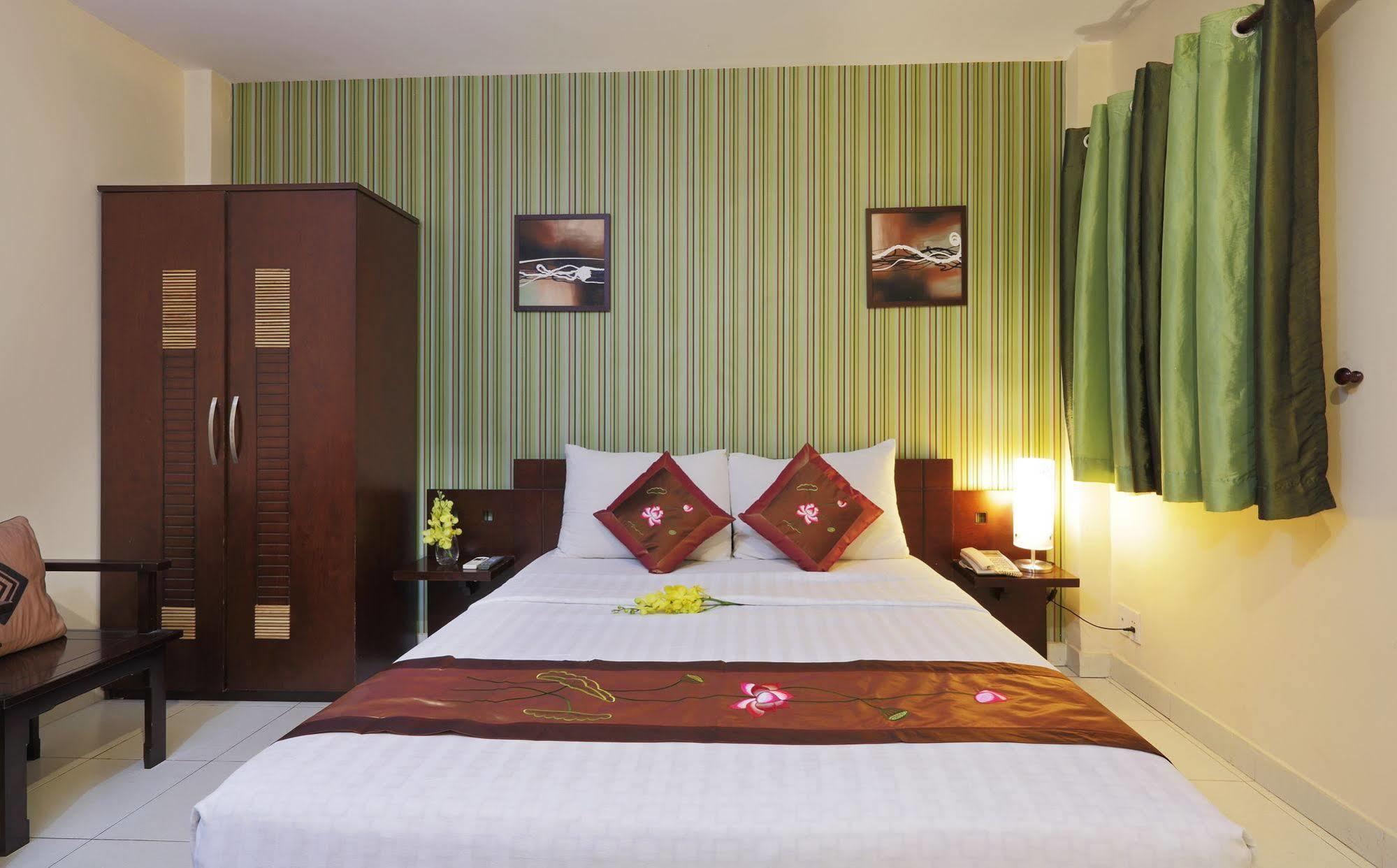Sen Sai Gon Hotel - Ben Thanh Market Hô Chi Minh-Ville Extérieur photo